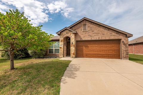 9805 Osprey Dr, Fort Worth, TX 76108