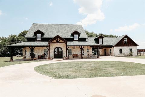2956 Wolf Front Rd, Van Alstyne, TX 75495