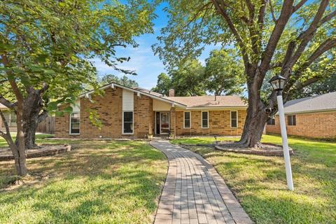 2717 Raintree Dr, Plano, TX 75074