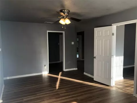 907 Collin Dr, Euless, TX 76039 photo 17