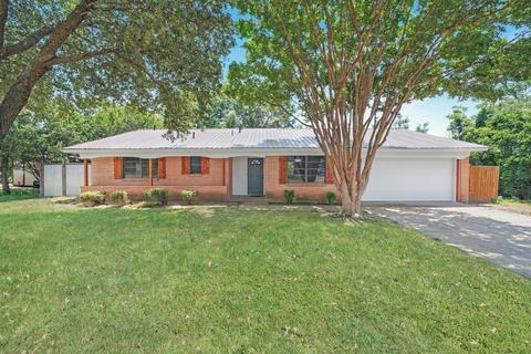 2502 SE 10th St, Mineral Wells, TX 76067