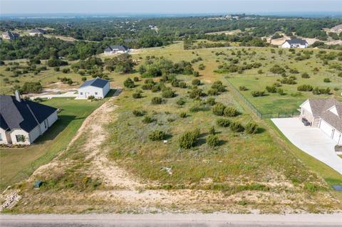 1020 Eagles Bluff Dr, Weatherford, TX 76087