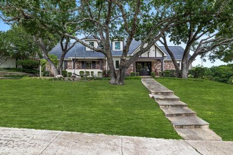 211 Fall Creek Dr, Richardson, TX 75080