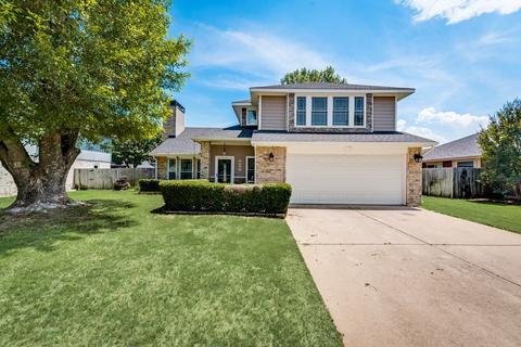 2821 White Oak Dr, Grand Prairie, TX 75052
