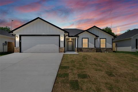 107 Thode St, Whitesboro, TX 76273