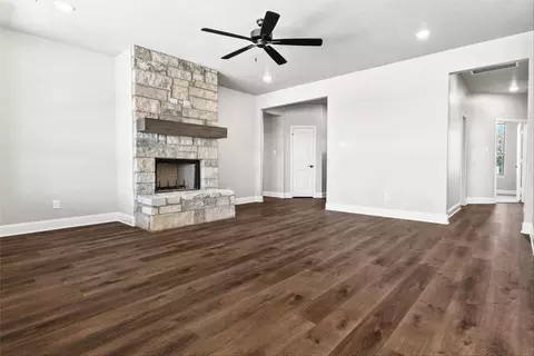 Living - 1185 Sanger Dr, Springtown, TX 76082 photo 1 of 4