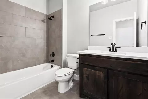 Bath - 1185 Sanger Dr, Springtown, TX 76082 photo 5 of 5