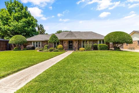 2530 Axminster Dr, Grand Prairie, TX 75050