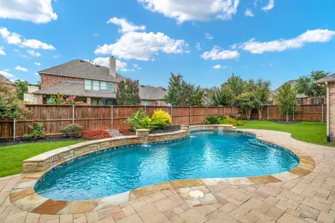 9155 Parson Dr, Lantana, TX 76226