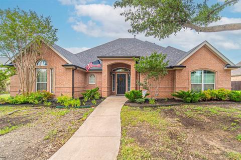 3021 Coventry Ln, Waxahachie, TX 75165