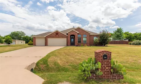 148 Creekwood Ranch Rd, Azle, TX 76020
