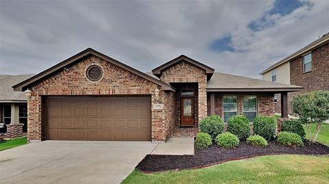 9220 Hunters Ct, White Settlement, TX 76108