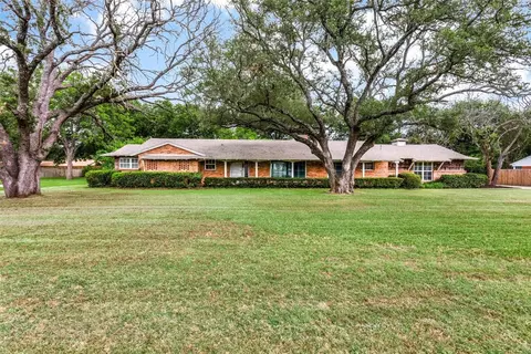 1209 W Westhill Dr, Cleburne, TX 76033