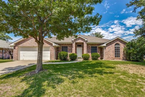 3713 Calvert Ln, Denton, TX 76208