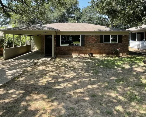 929 W Ford St, Denison, TX 75020