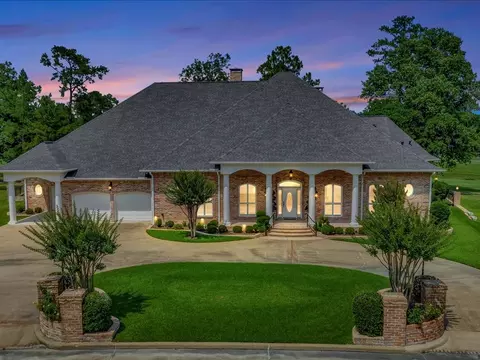 109 Sand Hills Dr, Lufkin, TX 75901