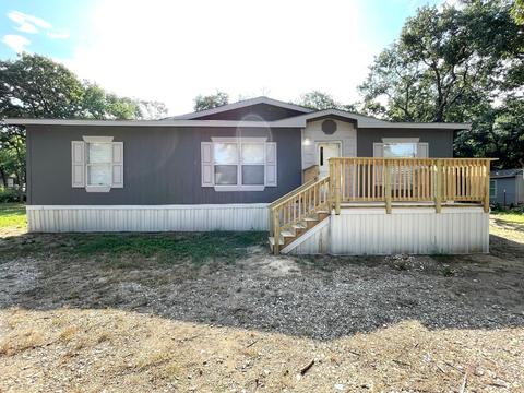465 Pioneer Trl, Valley View, TX 76272