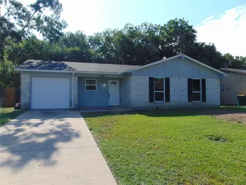 1225 Saturn Dr, Cedar Hill, TX 75104
