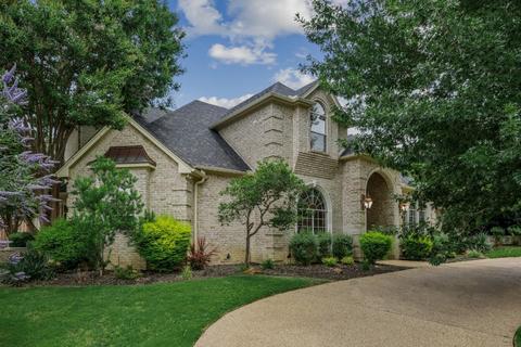 5001 Bentwood Ct, Fort Worth, TX 76132