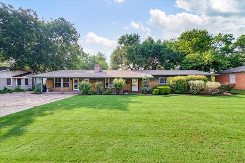 7025 Richlynn Ter, Richland Hills, TX 76118