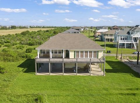 200 Tampa, Crystal Beach, TX 77650