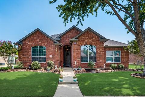 301 Midnight Dr, Royse City, TX 75189