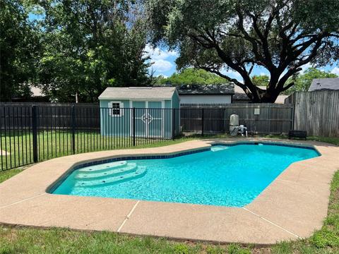 2309 Hazelwood Ct, Arlington, TX 76015