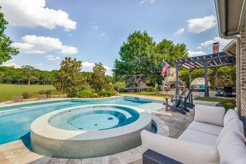 8490 Canyon Xing, Lantana, TX 76226