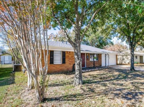 2709 Dogwood Park Dr, Richland Hills, TX 76118