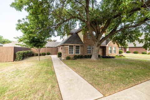 2909 Normandy Ct, Euless, TX 76039