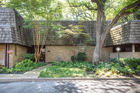 3032 Hulen Ct, Fort Worth, TX 76109