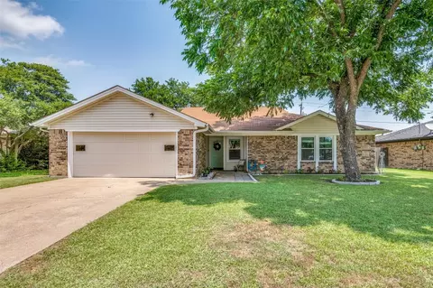 7137 Barbados Dr, North Richland Hills, TX 76180
