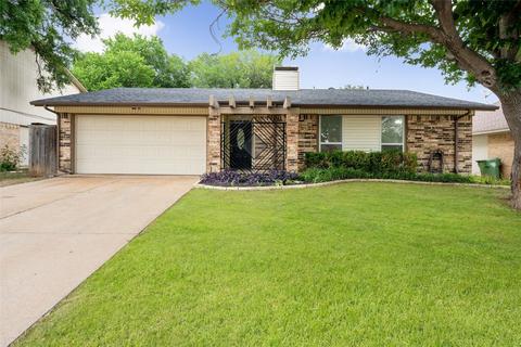 221 Wildfire Dr, Lewisville, TX 75067