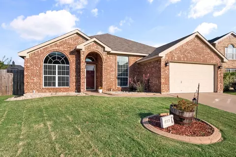 613 Manchester Dr, Mansfield, TX 76063