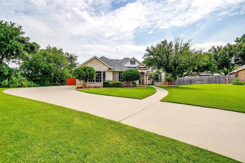 2942 Masters Ct N, Burleson, TX 76028