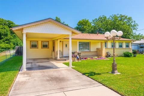 4905 Fossil Dr, Haltom City, TX 76117