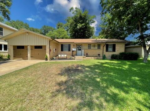 1409 Waggoner Dr, Arlington, TX 76013