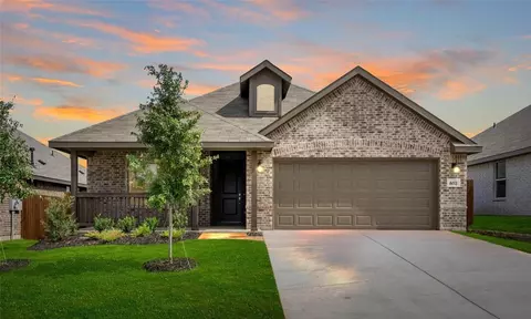 802 Misty Ln, Cleburne, TX 76033