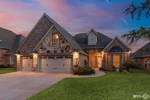 5115 Crown Ridge Dr, Wichita Falls, TX 76310