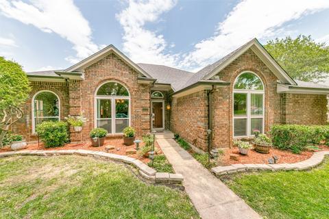 1413 Columbus Dr, Rowlett, TX 75089