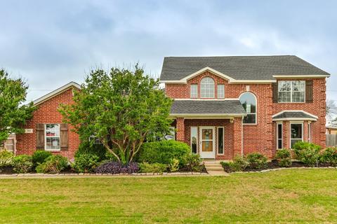 315 Parkwood Dr, Lakewood Village, TX 75068
