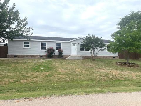 6807 Spring Branch Dr, Krum, TX 76249