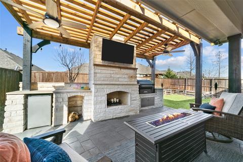 1809 Outpost Creek Ln, Aubrey, TX 76227