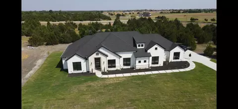 3030 Stonebriar Dr, Waxahachie, TX 75165