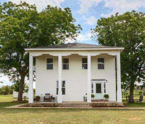 703 Mcclendon Walker Rd, Aledo, TX 76008