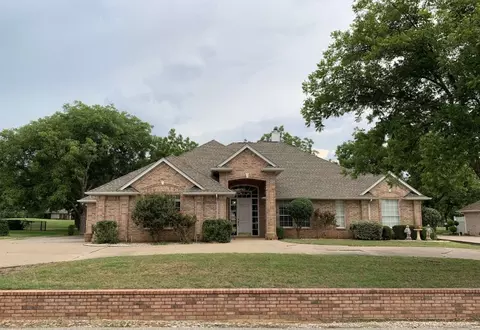 5704 Long Dr, Granbury, TX 76049