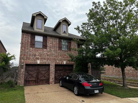9073 Cottonwood Village Dr, Fort Worth, TX 76120