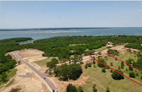 63 S Cresent Dr, Pottsboro, TX 75076