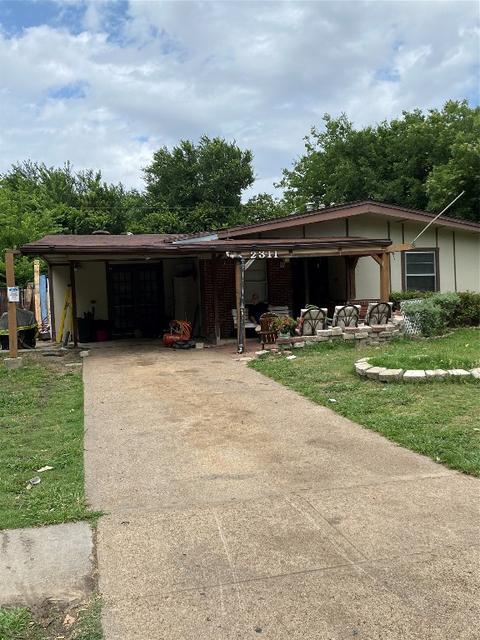 2311 Roberts Cir, Arlington, TX 76010