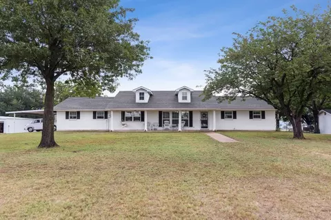 3749 Springfield Rd, Springtown, TX 76082